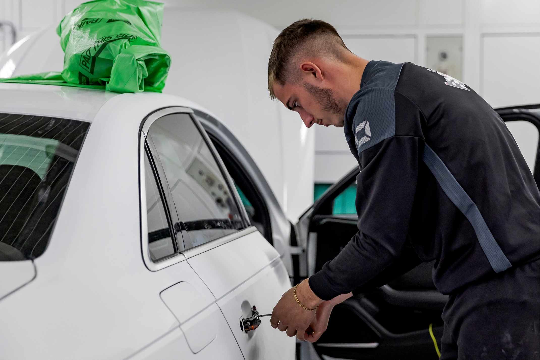 Schadeherstel vakman Pro Carwash Epe