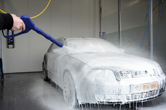 Binnenkant wasbox Pro Carwash Epe