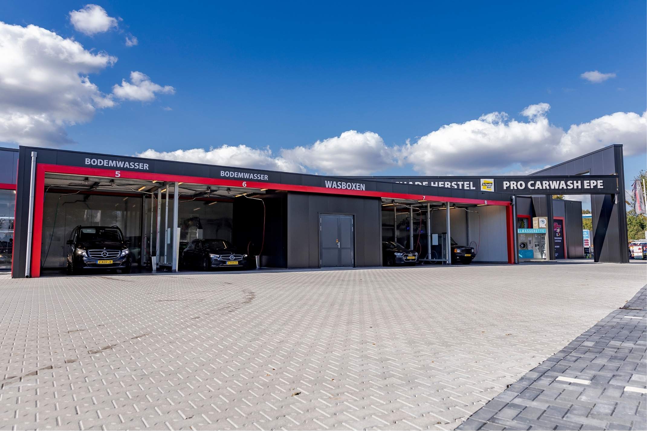 De wasboxen van Pro Carwash Epe