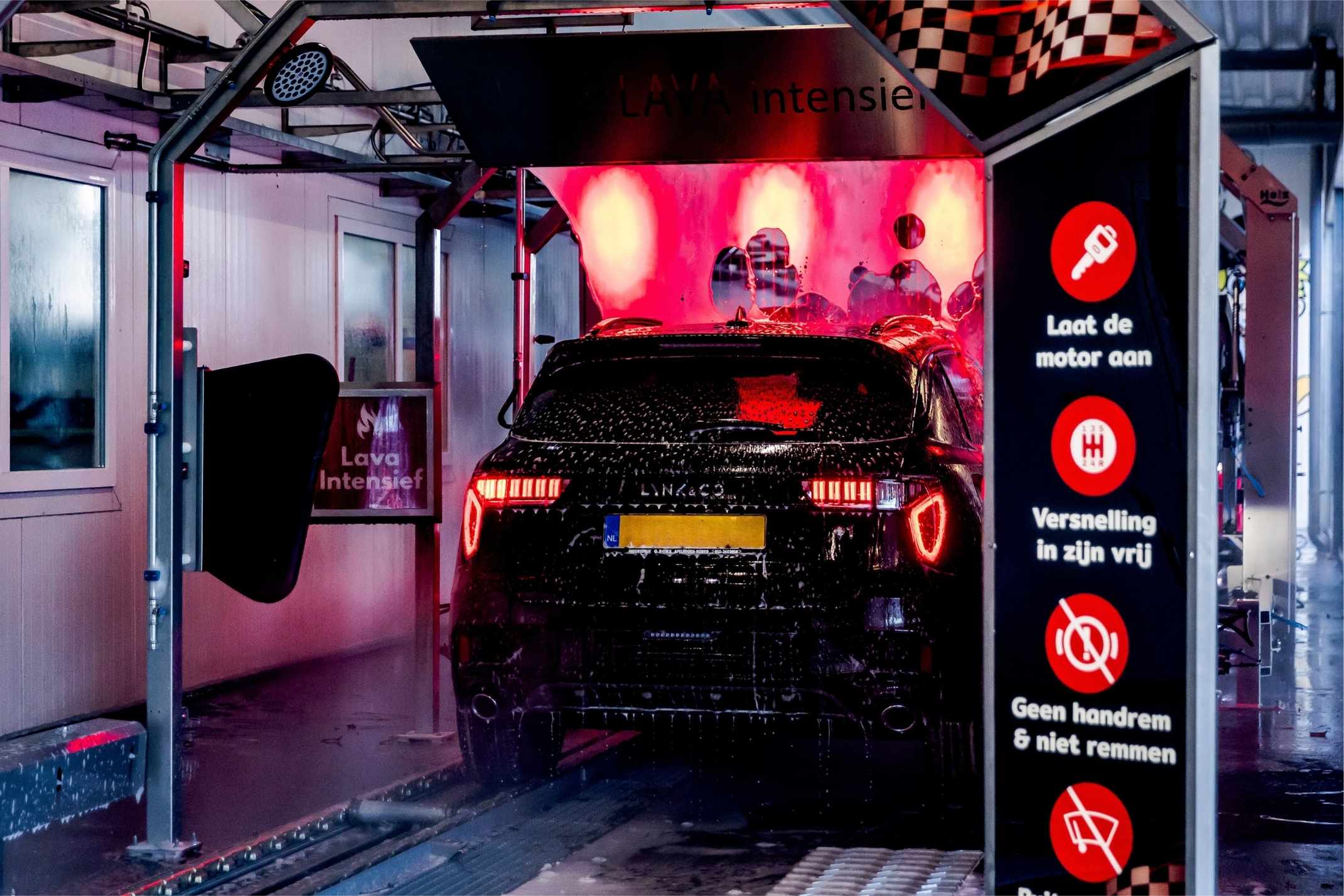 De wasstraat van Pro Carwash Epe